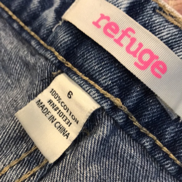 High-Waisted, Acid Washed, Cut-Off Jean Shorts 👾 - Picture 5 of 5